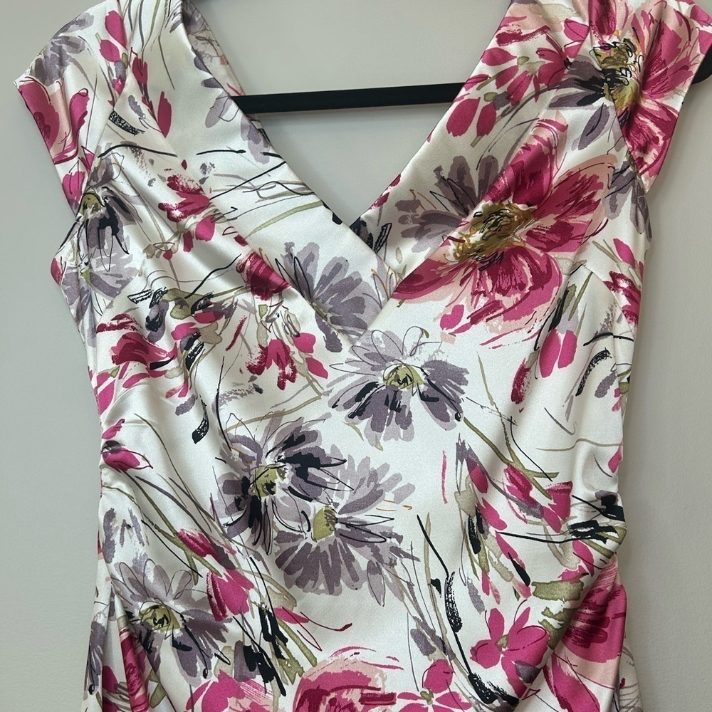 Maggy London Floral Print Ruched Midi Dress - Picture 2 of 7